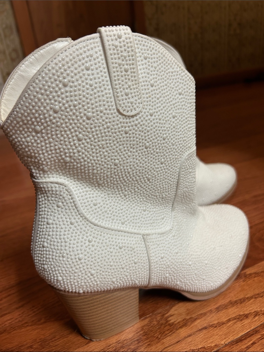 torrid White Beaded Western Booties 9ww